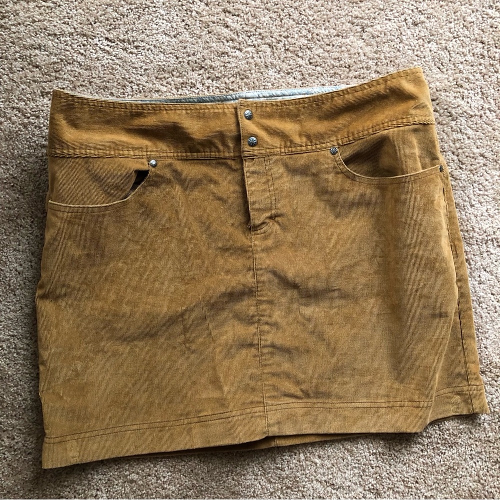 Athleta Skirt 16 Corduroy Casual Athletic pockets zipper snaps